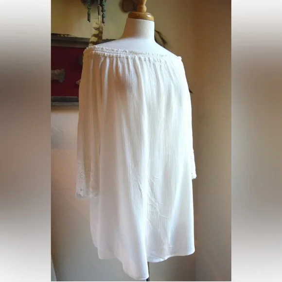 White Off-Shoulder Blouse - Picture 2 of 5